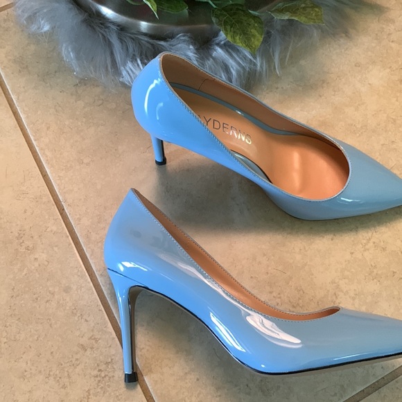 Stiletto - Picture 4 of 6